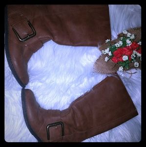 Girls boots size 1 youth